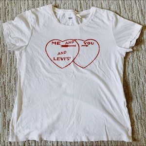 Levi’s White T-shirt